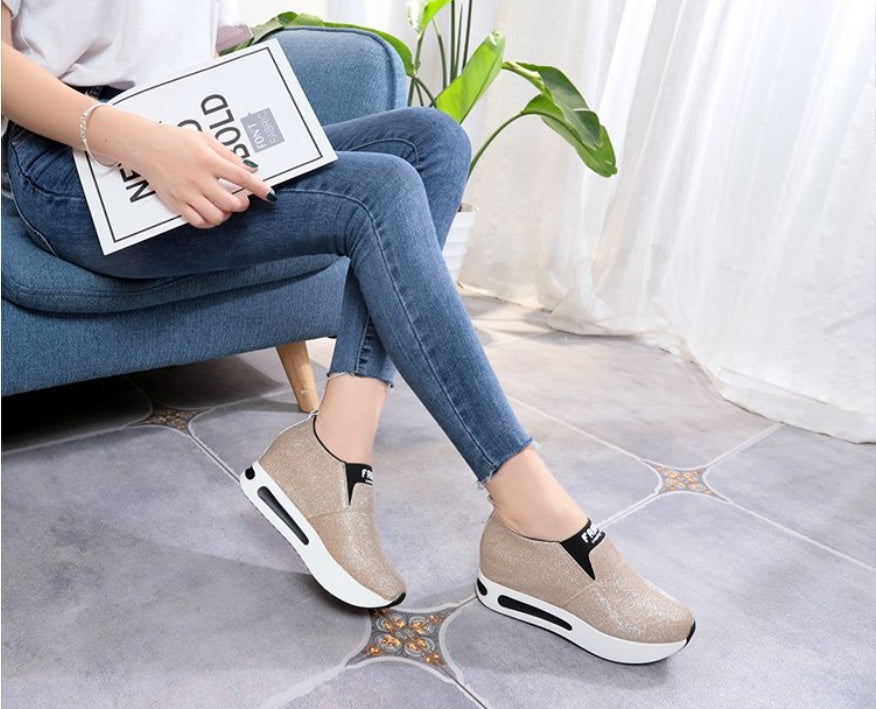 Women’s Sleek Everyday Casual Sneakers